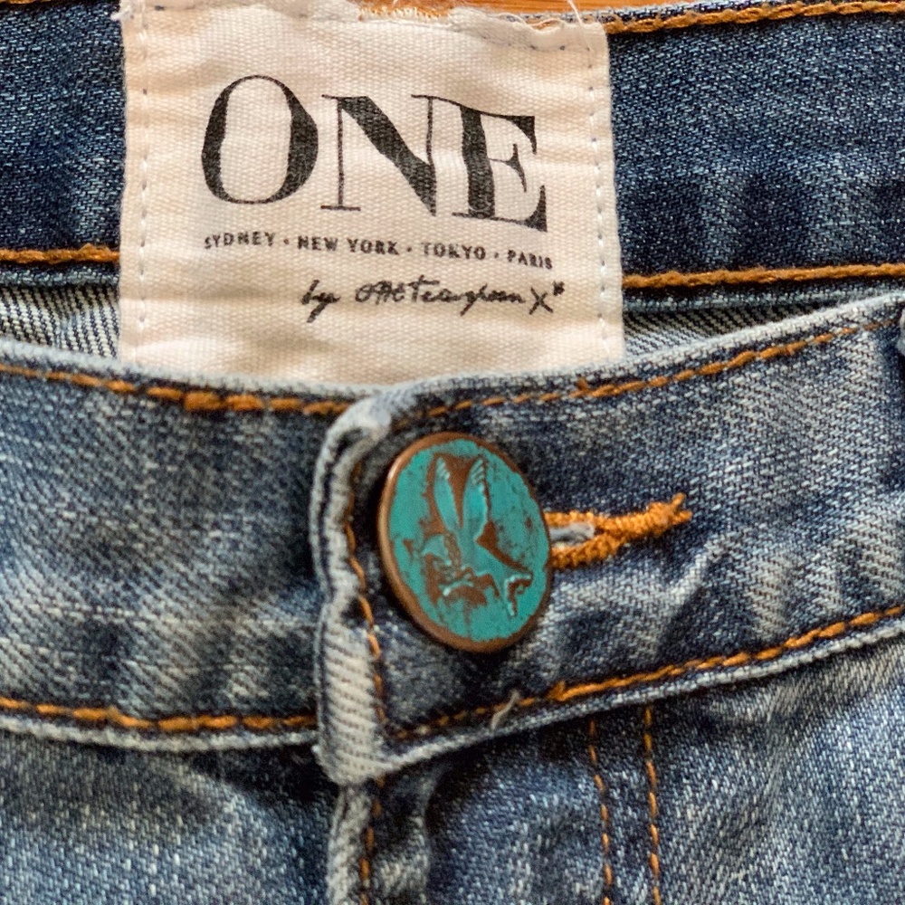 Authentic OneTeaspoon Distressed Jeans size 26